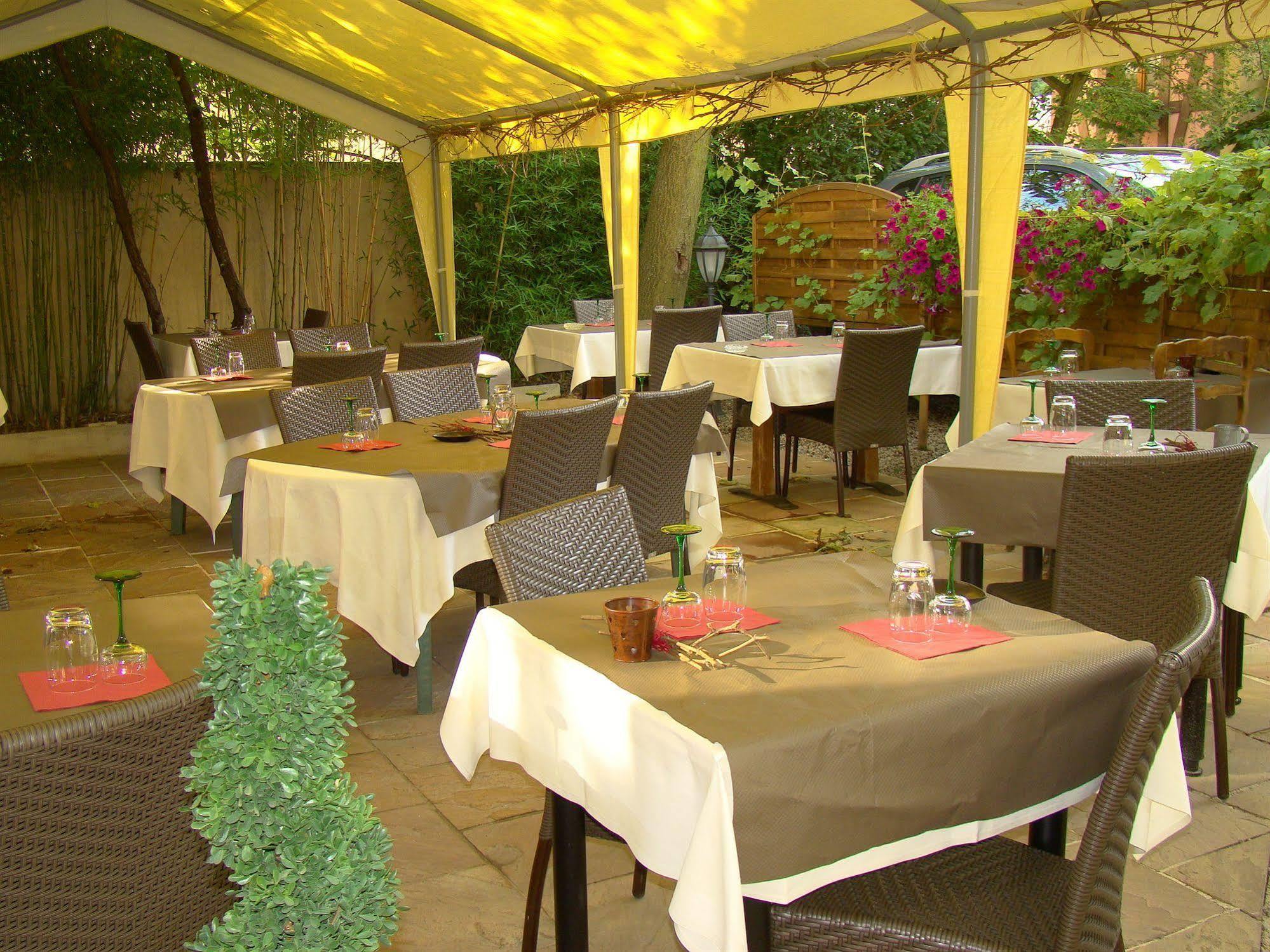 Hotel Colmar Vignes Эгишем Экстерьер фото
